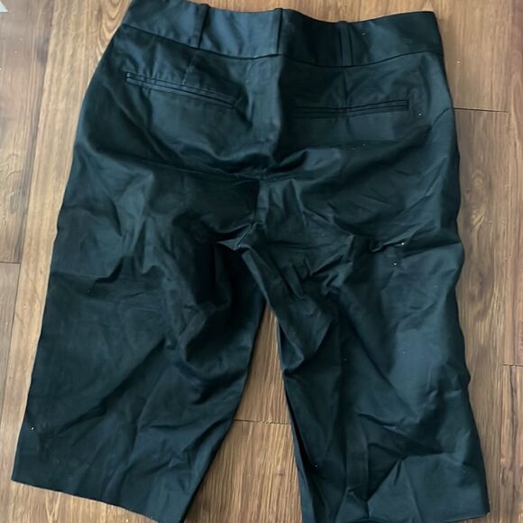 Club Monaco Black Shorts - Size 2 - Worn ONCE - Look Brand New - Clasp and Zip - Picture 2 of 4